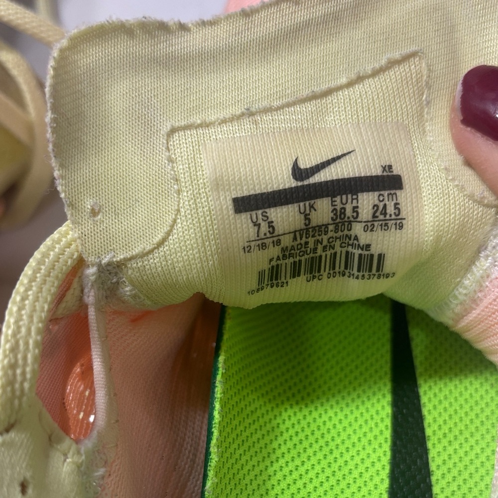Nike Women's Peach and Black Sneakers GYM - Picture 12 of 17